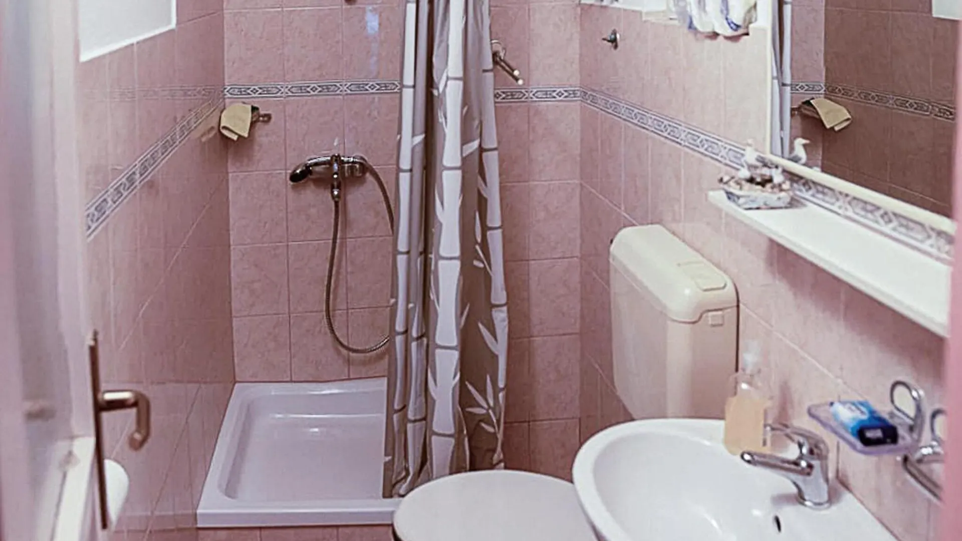 Cozy Apartment In Srb With Wifi